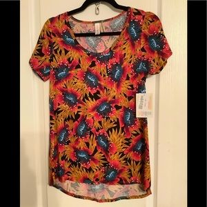 NWT Lularoe Classic T